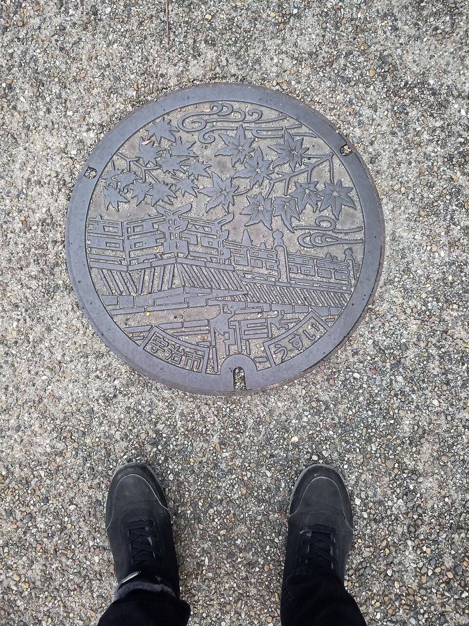 京都几何纹样井盖